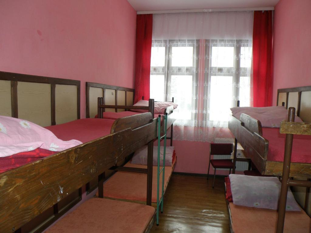 Хостел Szkolne Schronisko Mlodziezowe Zloty Widok Пеховице Экстерьер фото